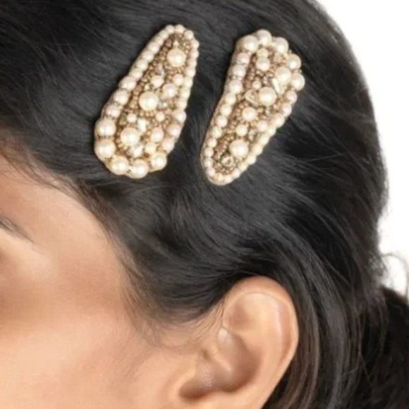 LAST PAIR Deepa Gurnani Arabella Set of 2 Gold Faux Pearl Crystal Hair Clips - Picture 6 of 9
